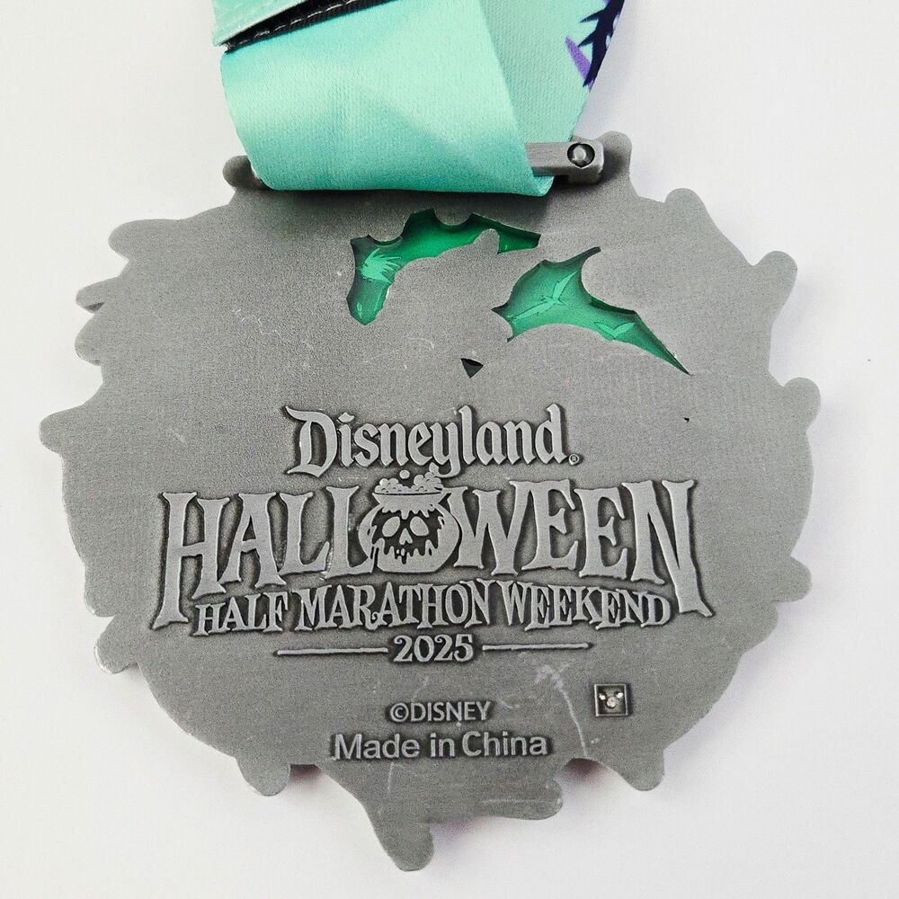 Disneyland Halloween 2025 runDisney Half Marathon Maleficent Finisher Medal READ - Picture 5 of 10